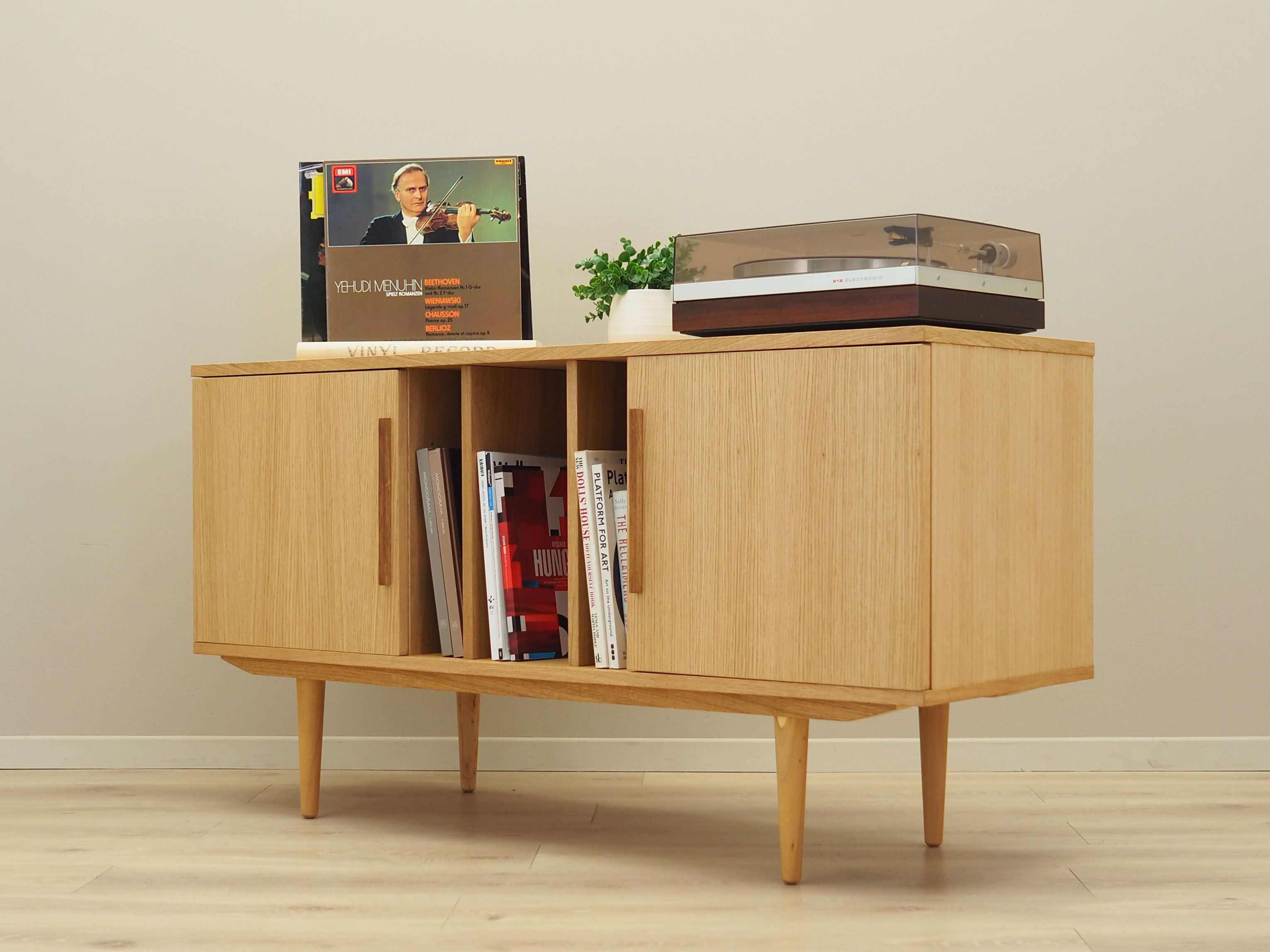 Oak dresser, Danish design, 1990s, production: Denmark