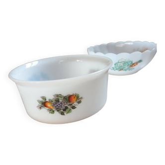 Set of 2 vintage Arcopal dishes/salad bowls