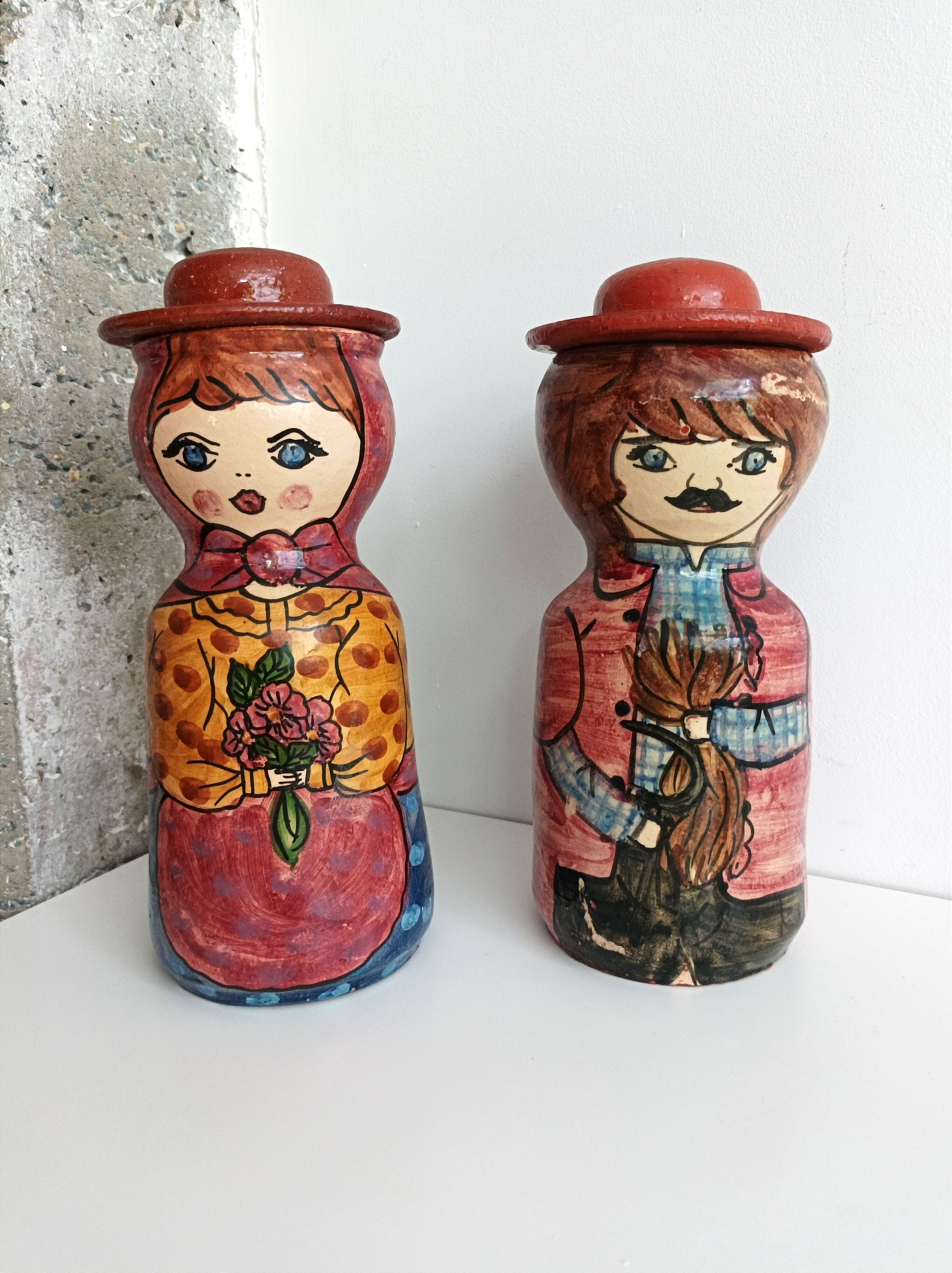 Pair of large terracotta pots signed, Portugal 80s