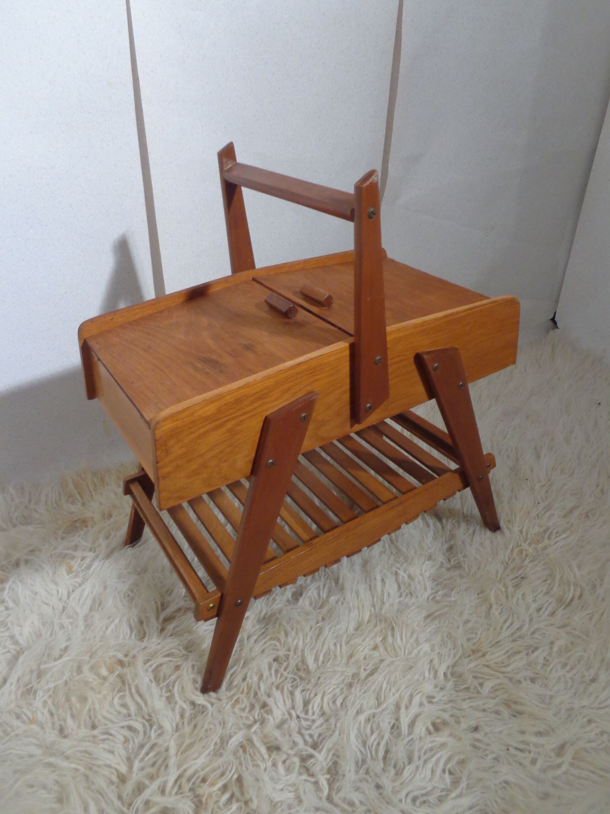 Workervintage feet compass