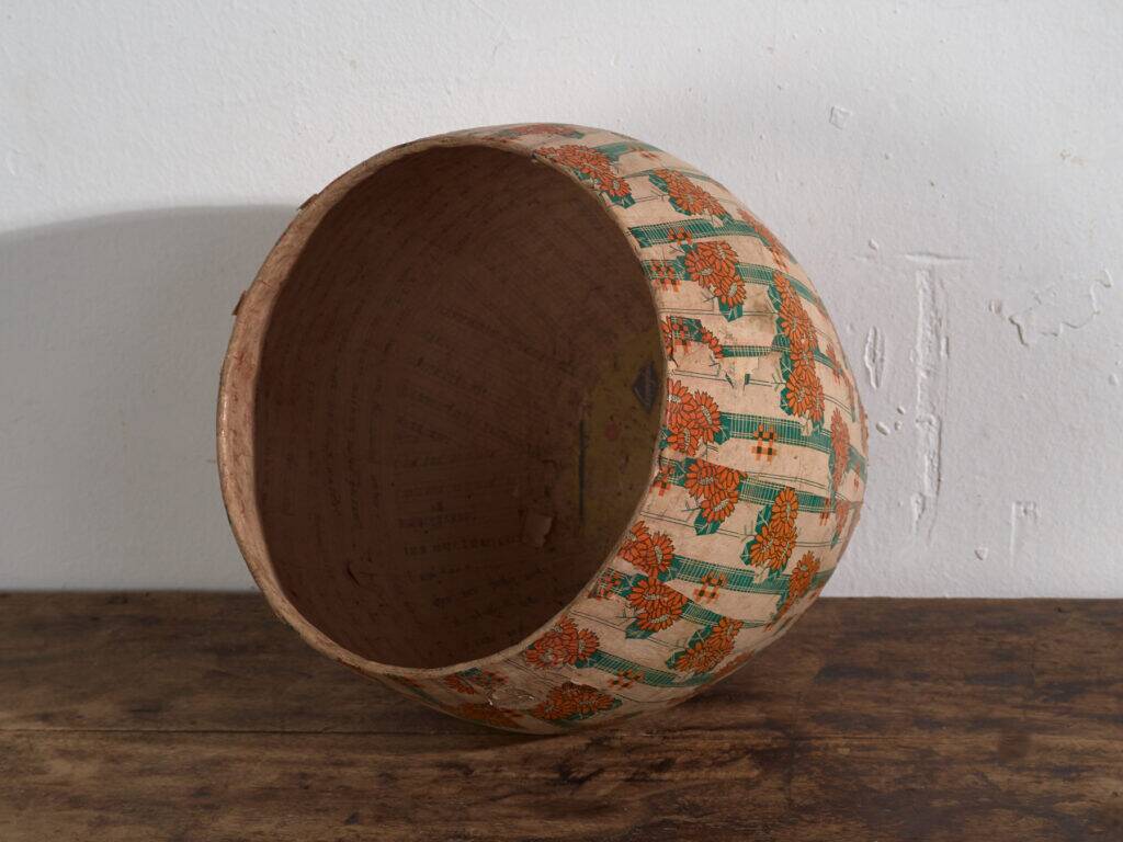 Antique Chinese papier-mâché basket with floral patterns – China, circa 1930