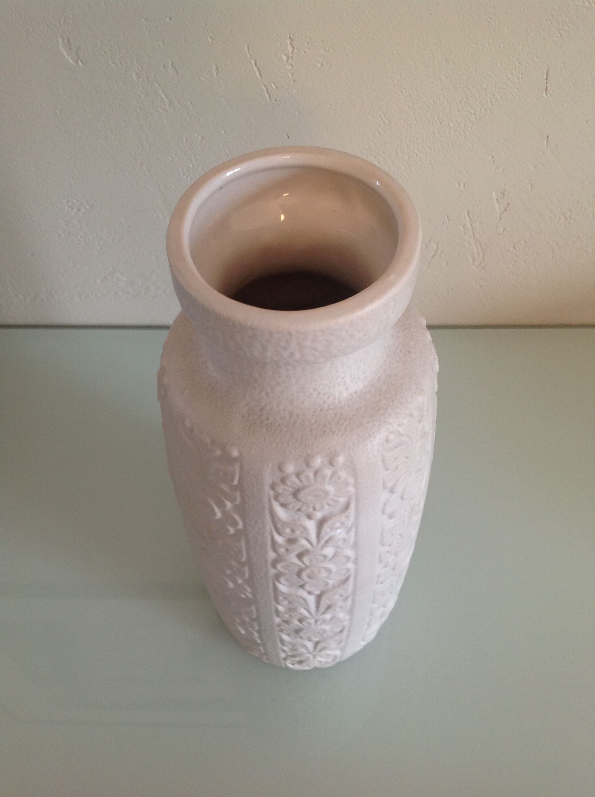 White décor vase flowers ceramic Scandinavian style