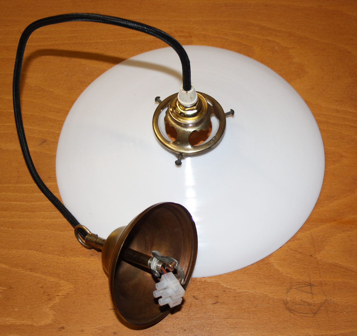 Suspension en opaline blanche