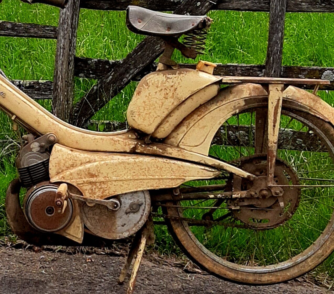 Moped AV48