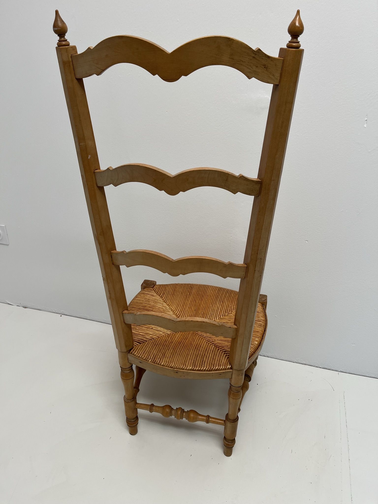 Chaise de nourrice paillée vintage