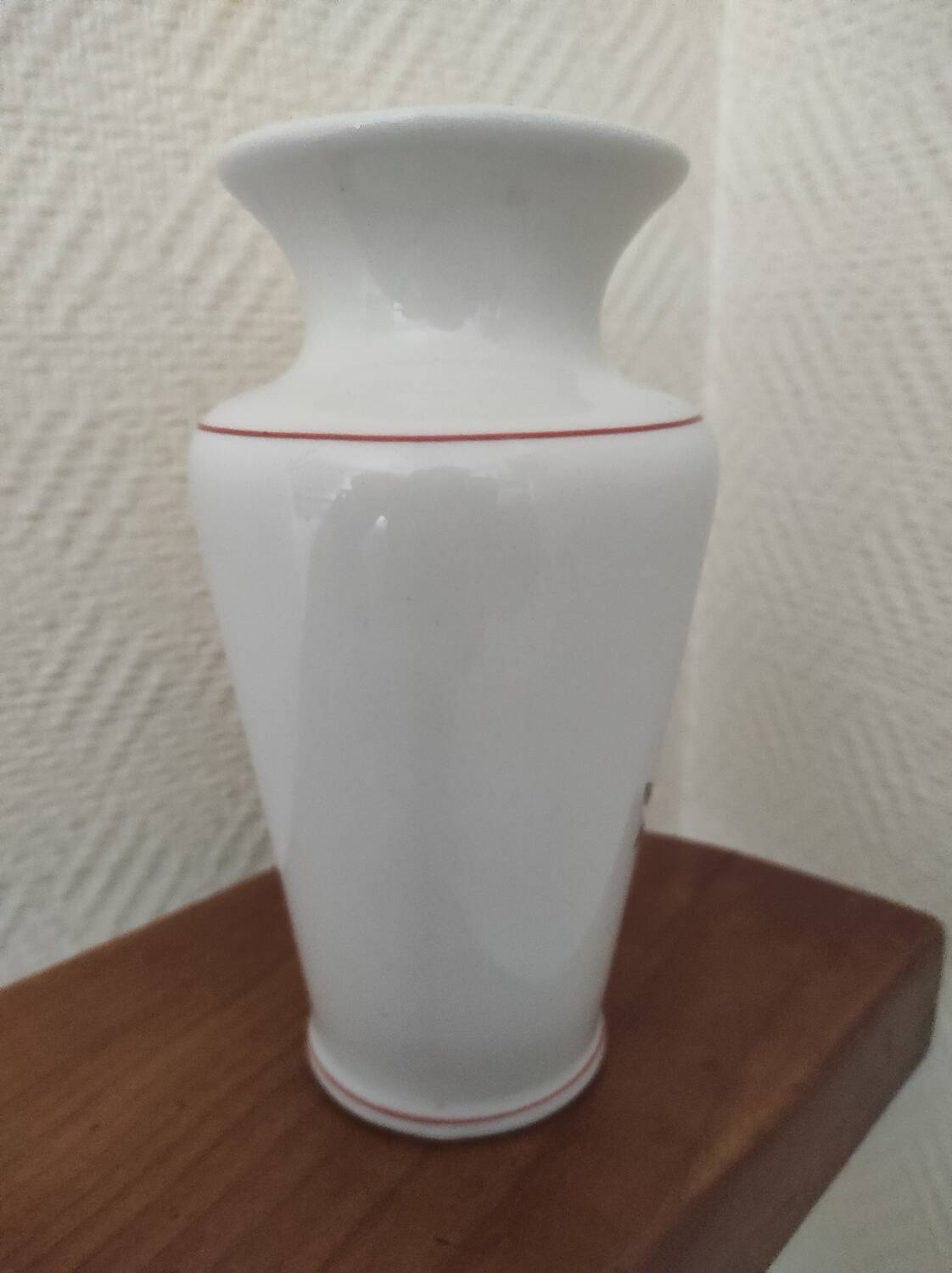 Porcelain vase with peacock decoration