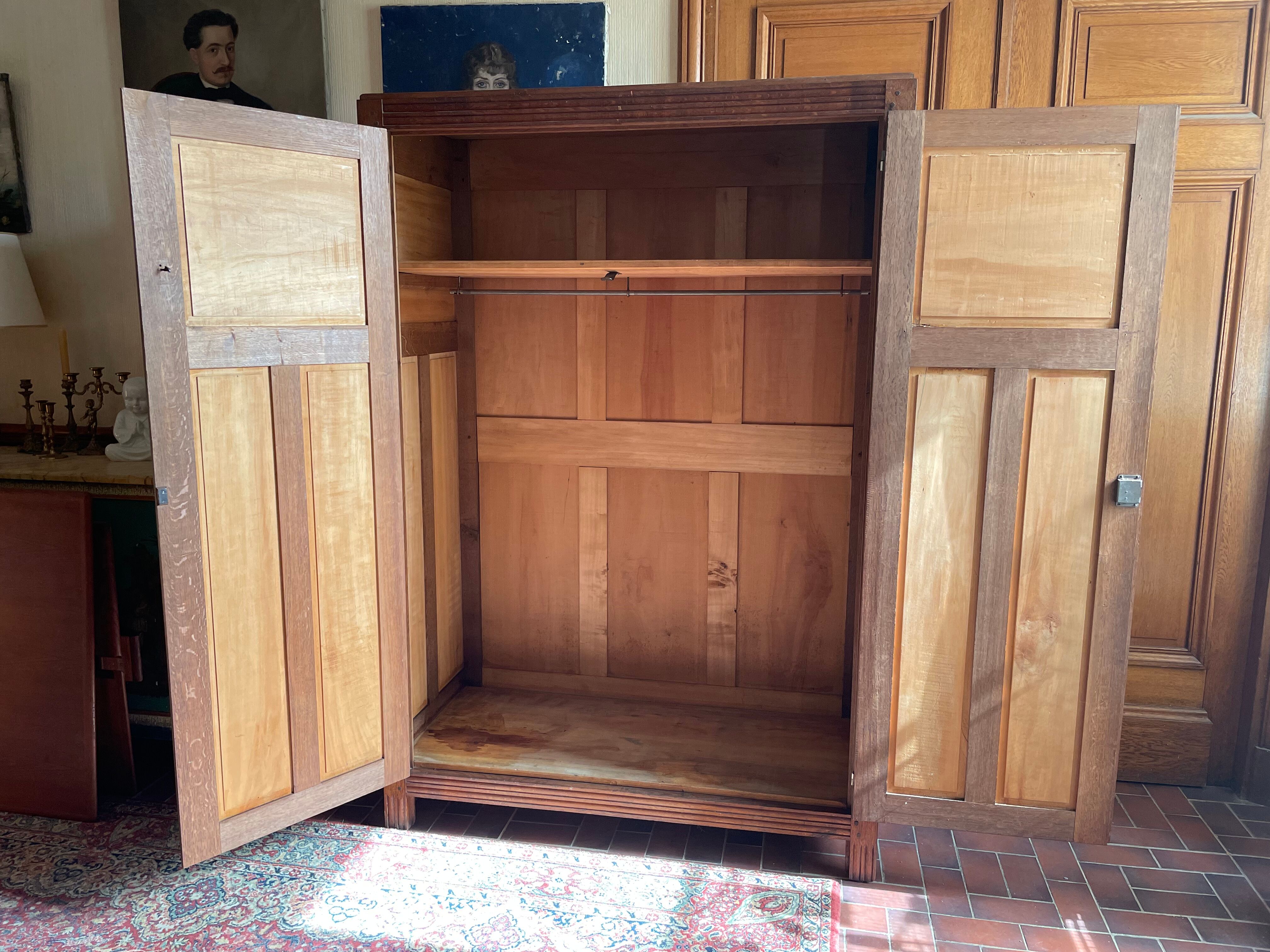 Armoire parisienne