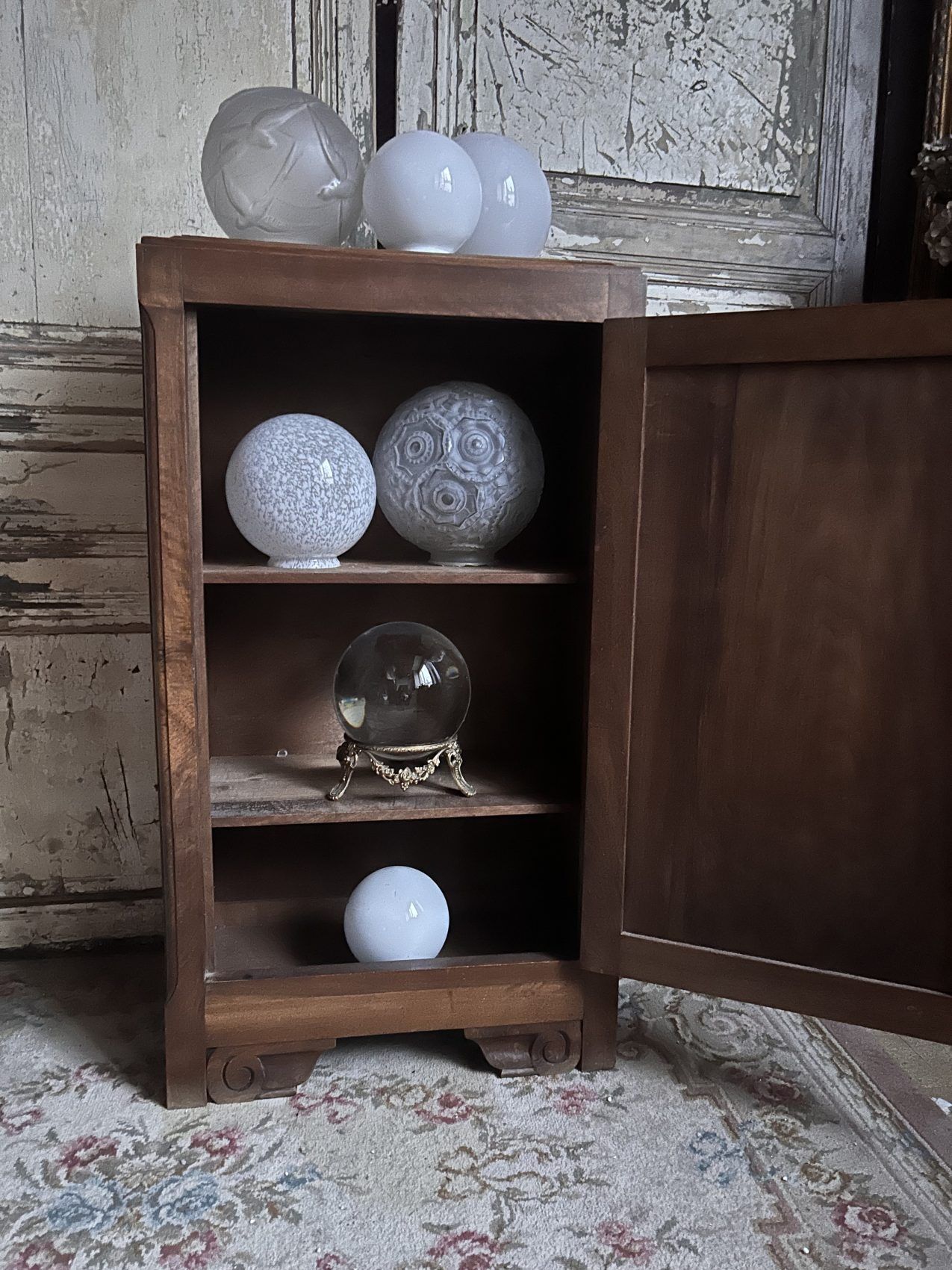 Art Deco walnut buffet – The elegance of the 1930s