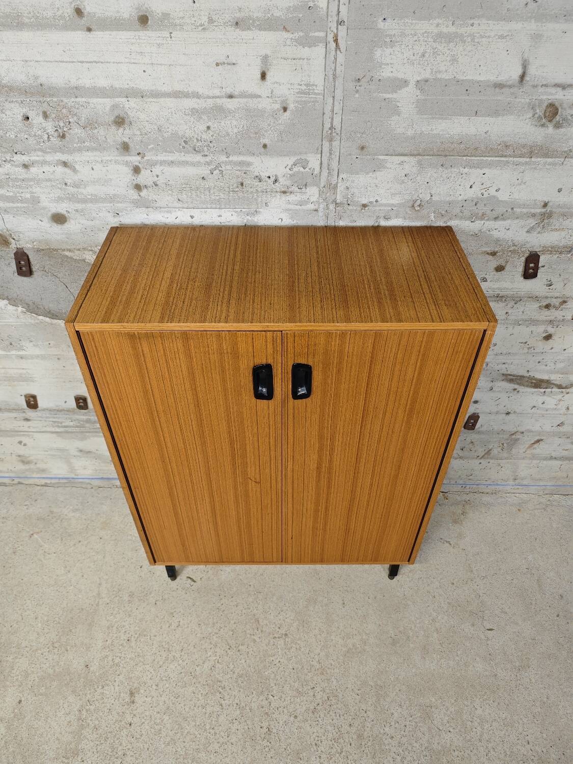 Vintage storage unit