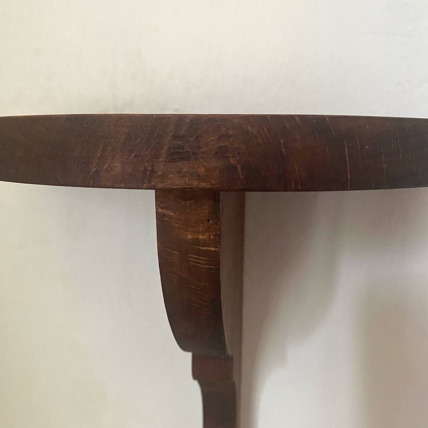 Half-moon wall shelves