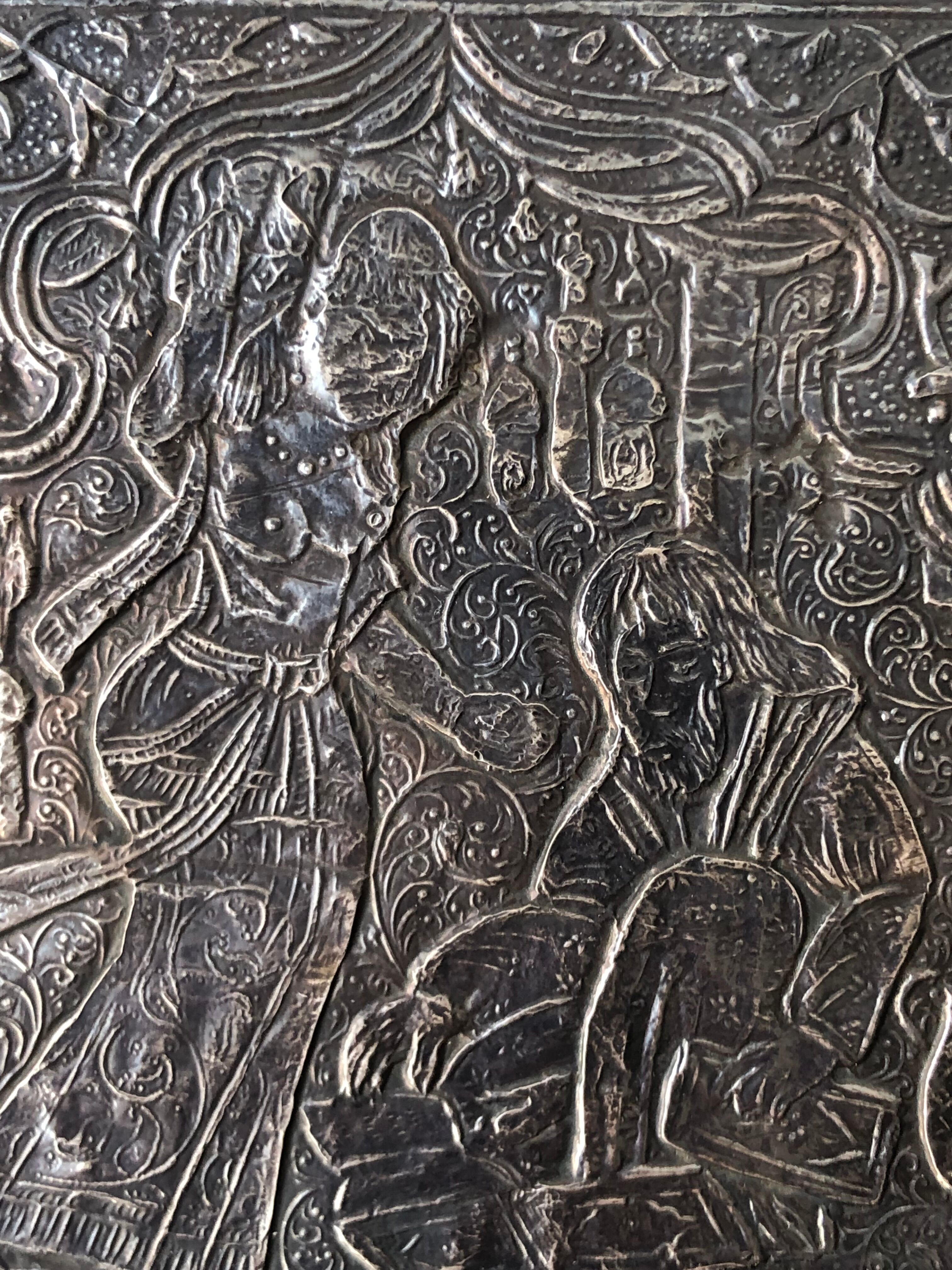 Miroir perse en feuille d'argent repoussé, 22x16 cm