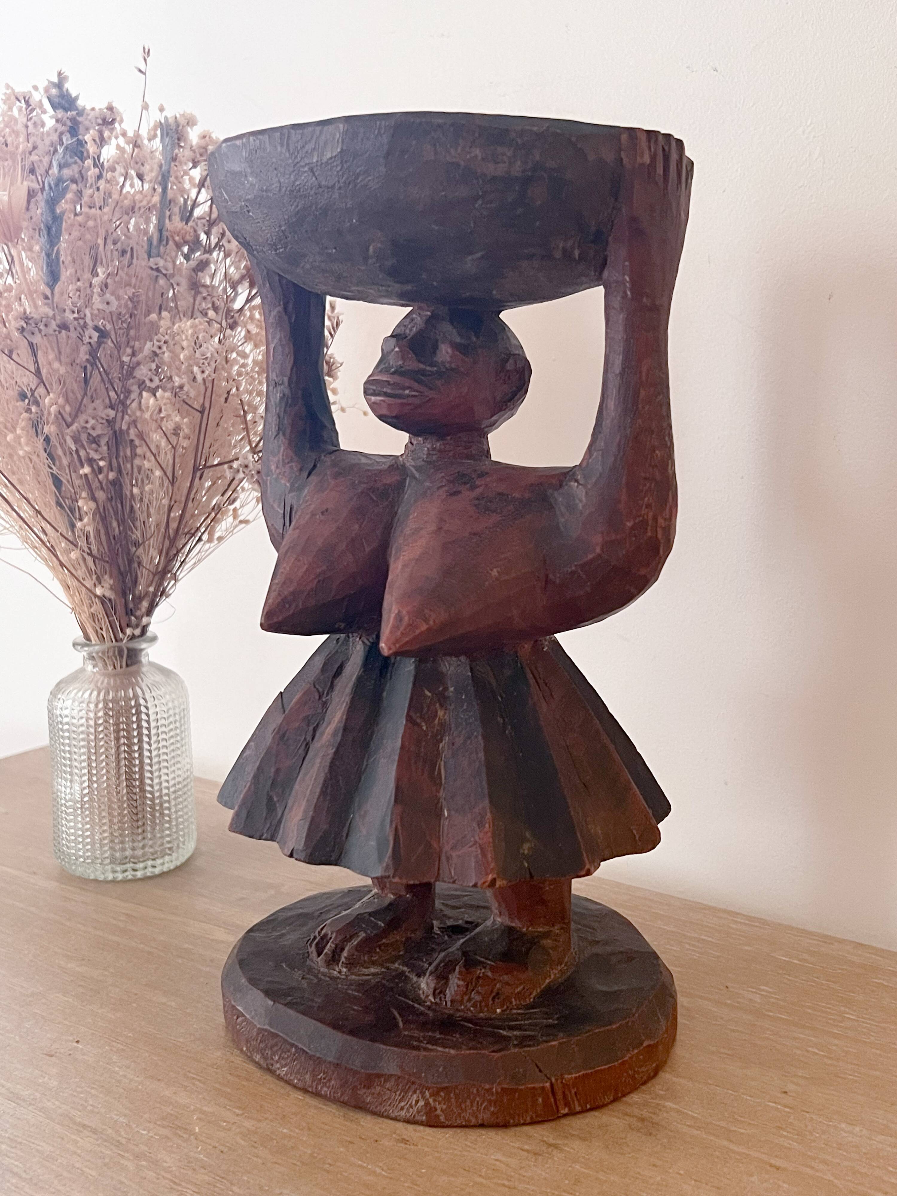 Wooden cup - Woman with pleated skirt (Burkina Faso)