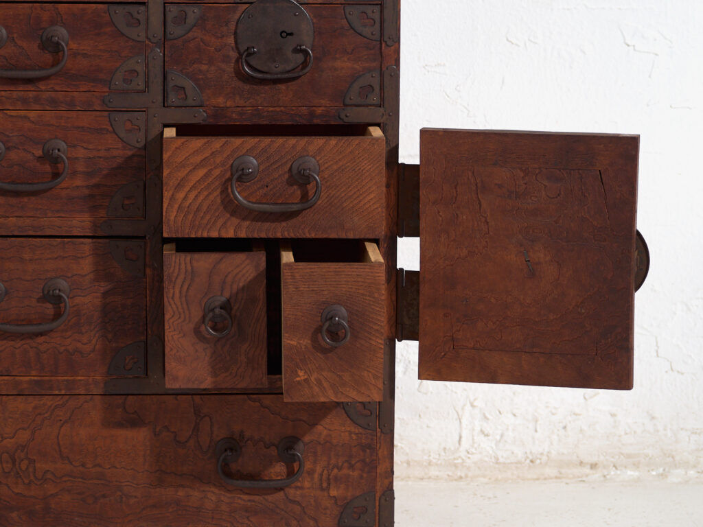 Antique storage chest – Meiji / Taishō period (c.1868-1926) #34