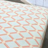 Lit de repos anglais début XXème en chêne, quelques tâches sur le tissu