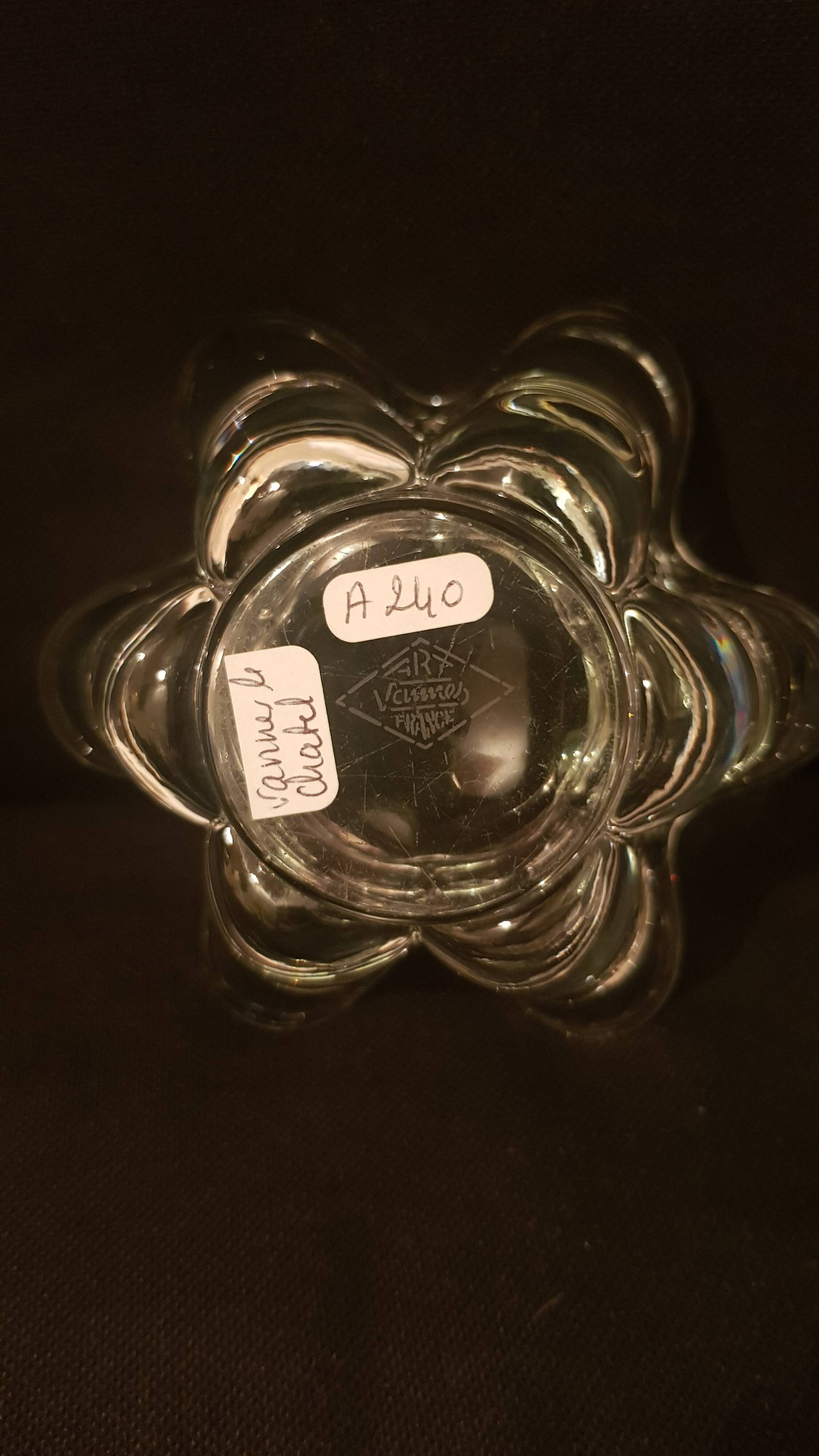 Corolla-shaped ashtray and pocket tray, Vannes Le Chatel crystal (A 240)