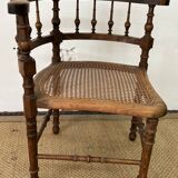 Corner chair canned
