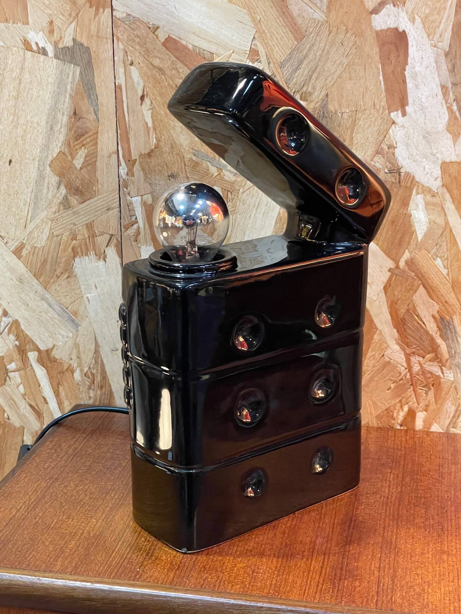 Vintage ceramic lamp from the 1970s.