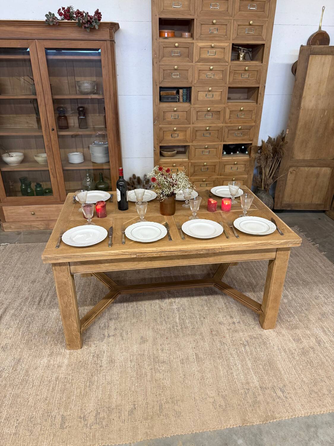 Table with integrated extensions