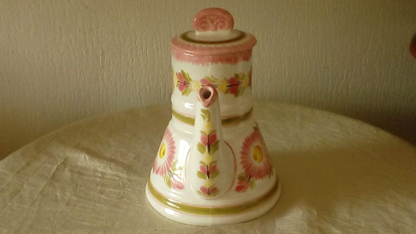Cafetiere en faience Henriot Quimper rose