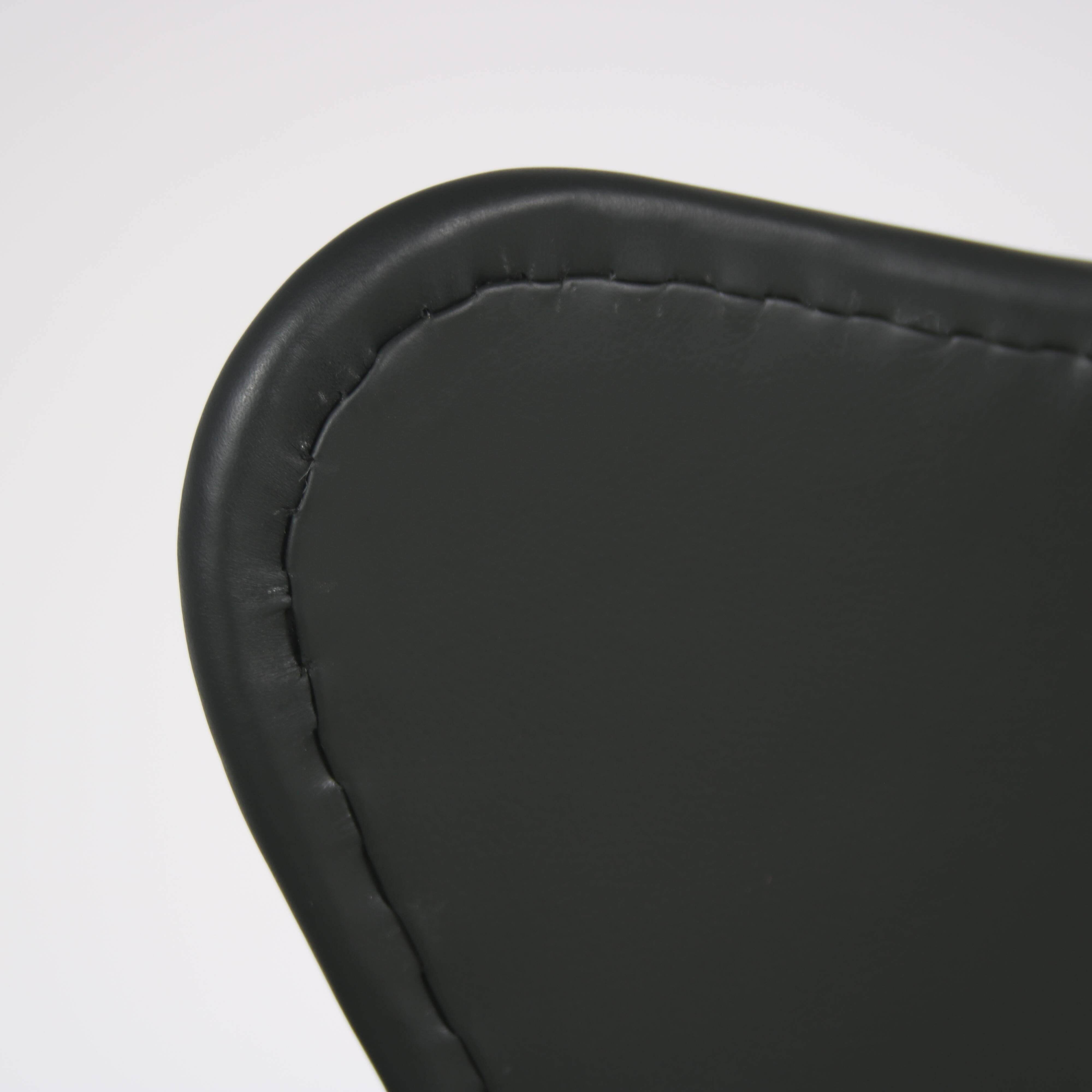 1950s “3217” Swivel desk chair by Arne Jacobsen for Fritz Hansen, Denmark