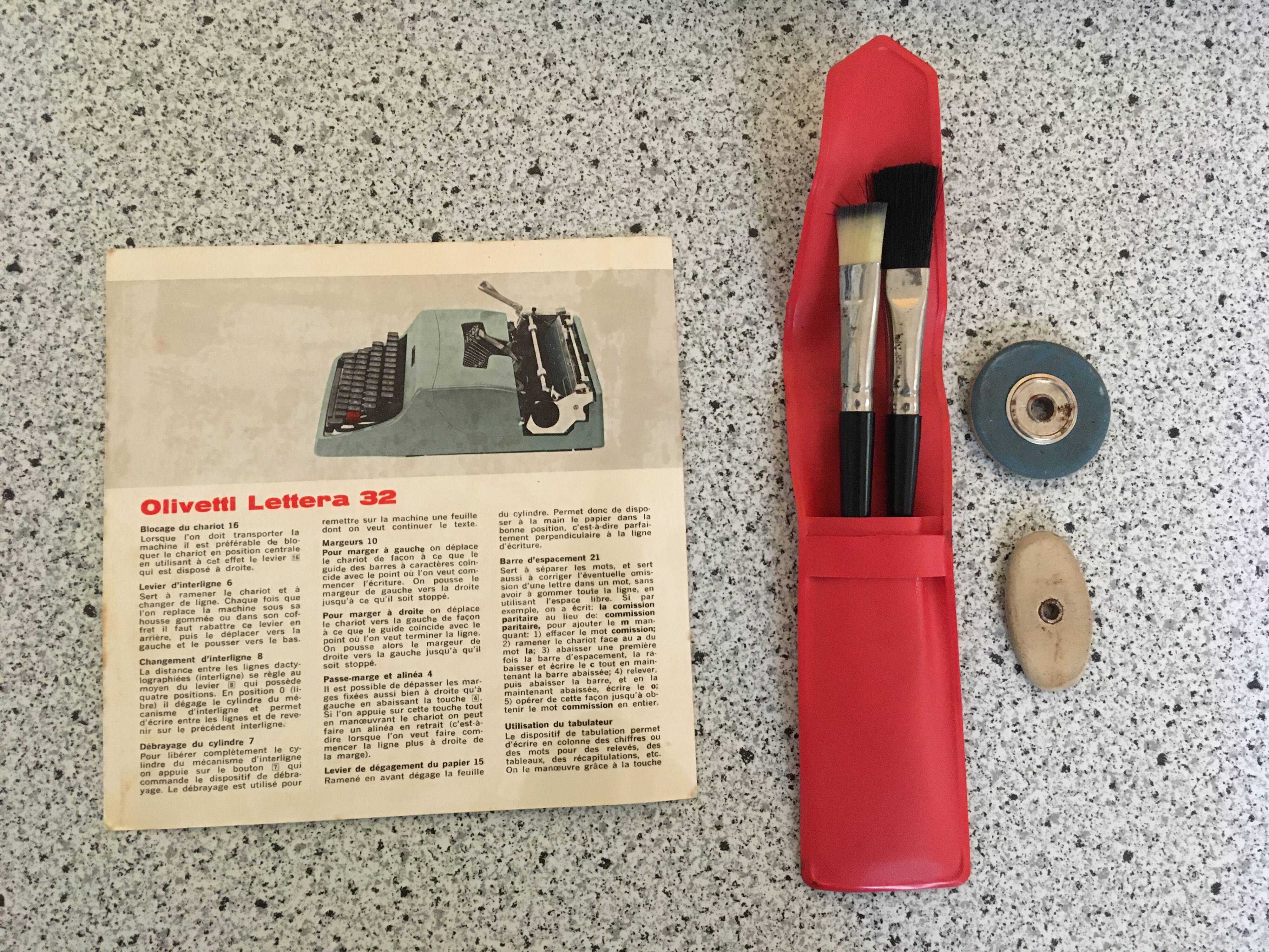 Olivetti Lettera 32 typewriter