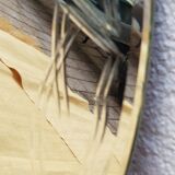 Bevelled and chiseled round mirror