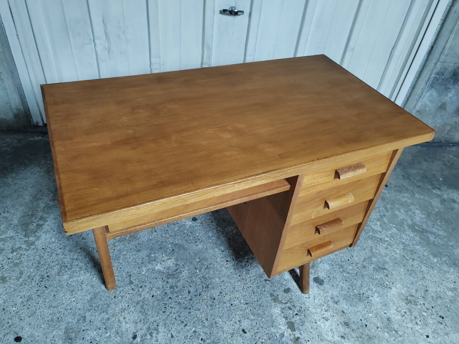 Vintage tripod desk