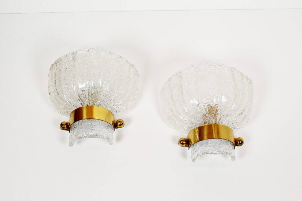 Large pair of 1970s Murano glass and brass wall sconces by Hillebrand
