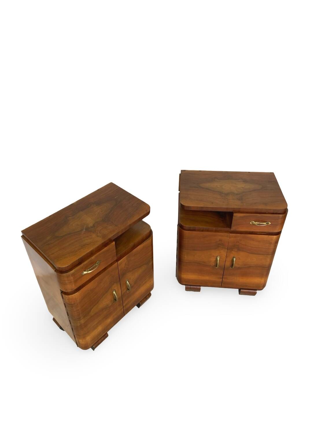 Tables de chevet Art déco italiennes en noyer, années 1940.