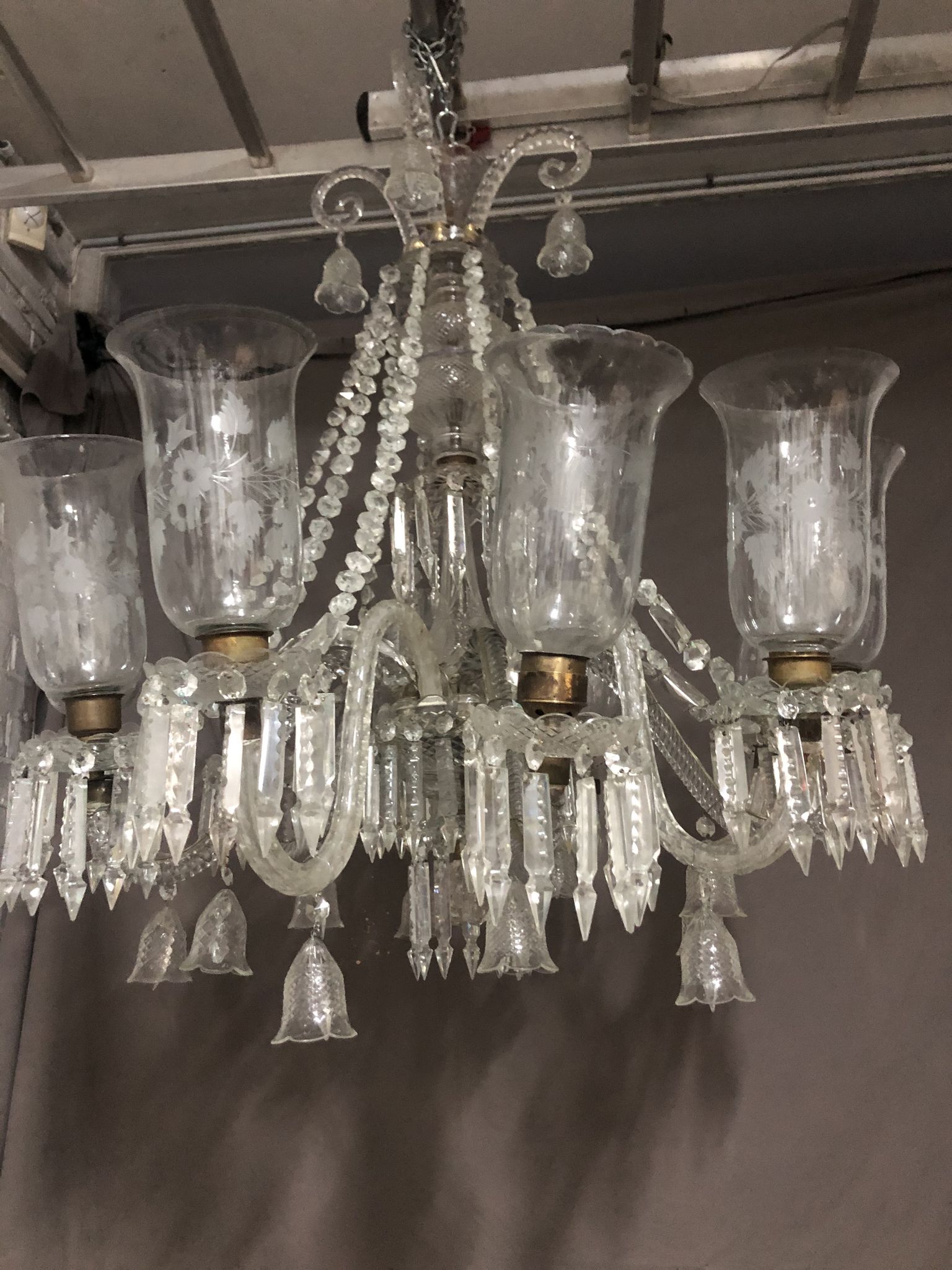 Lustre colonial