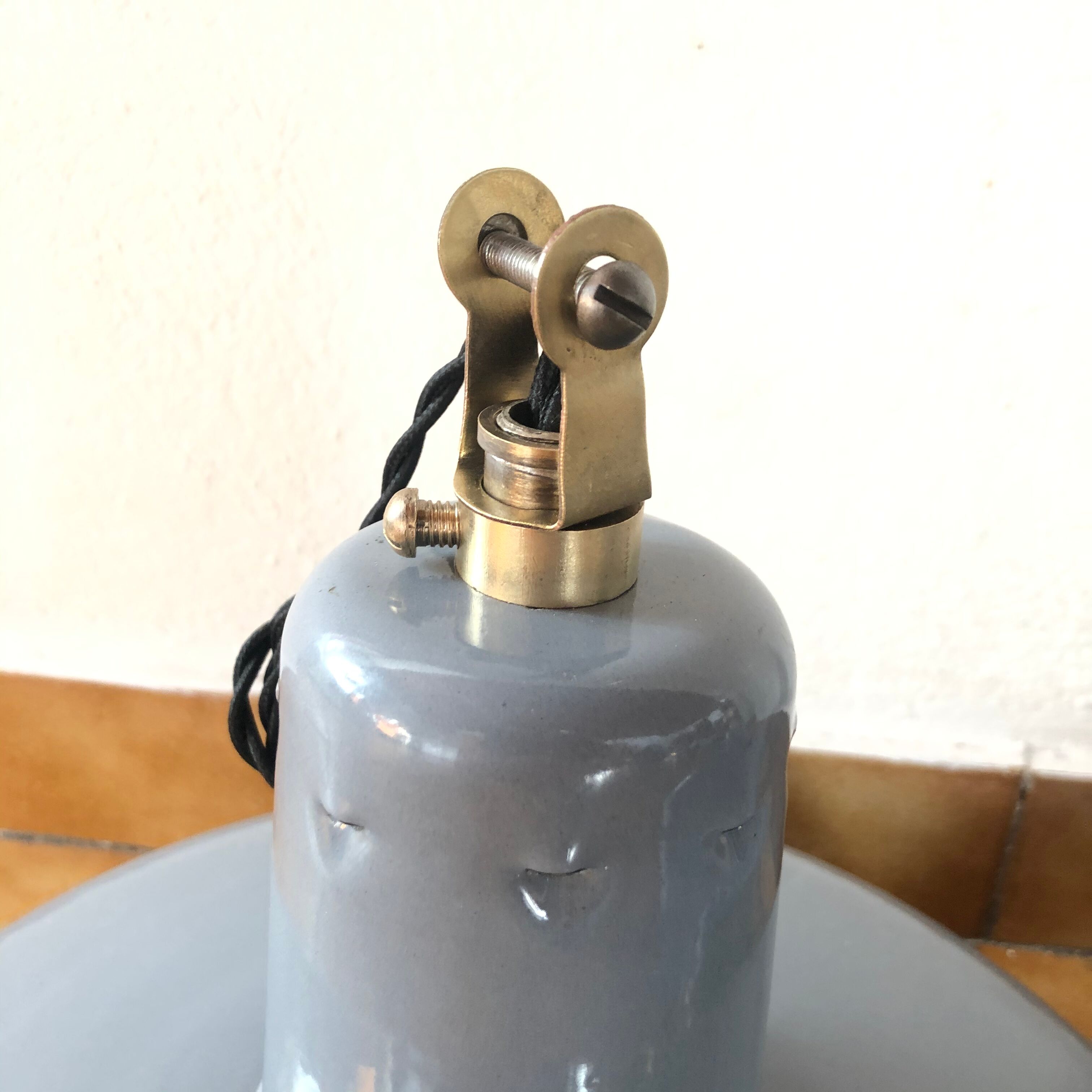 Pair of factory enamelled suspension lamp