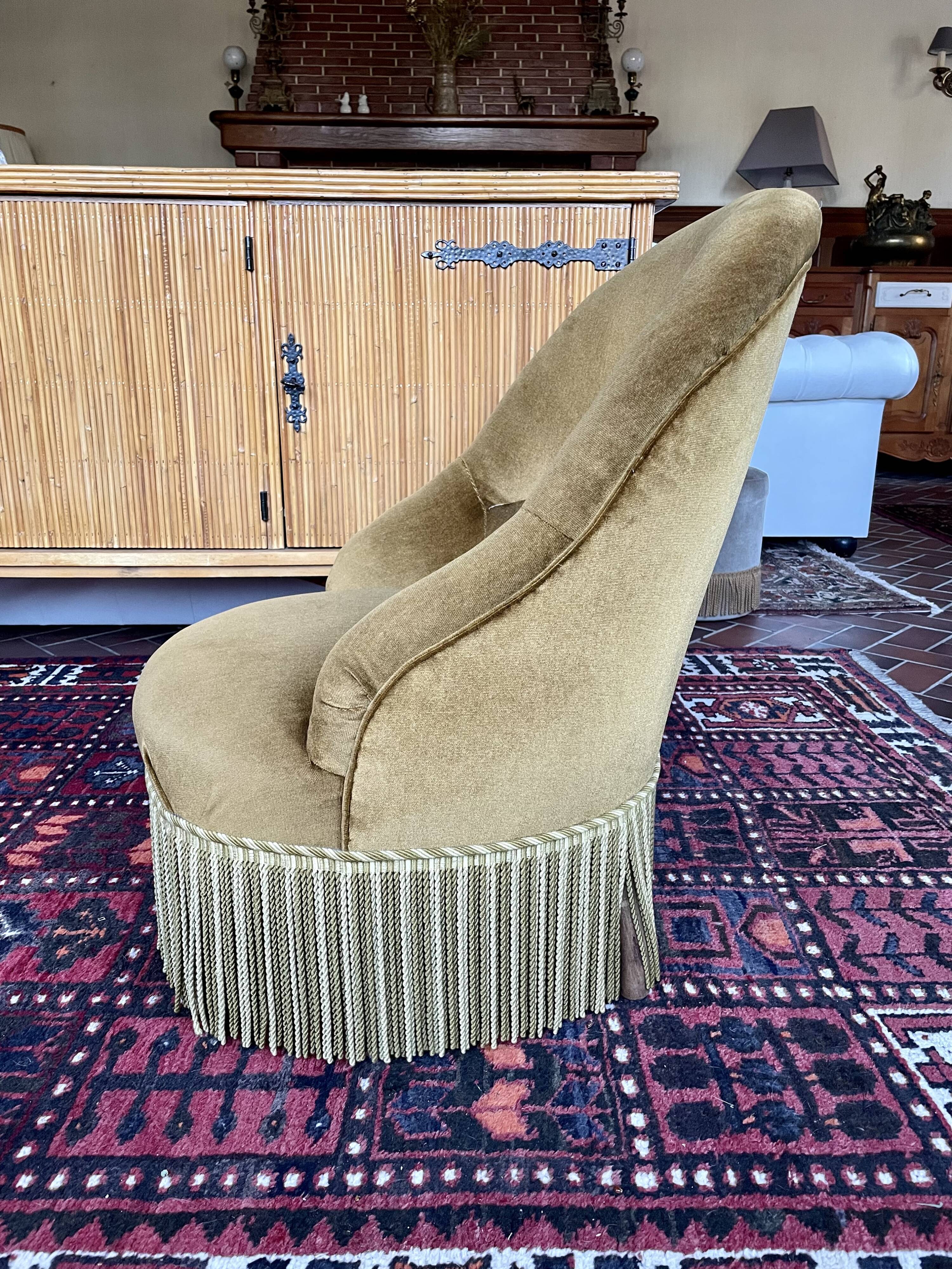 Toad armchair