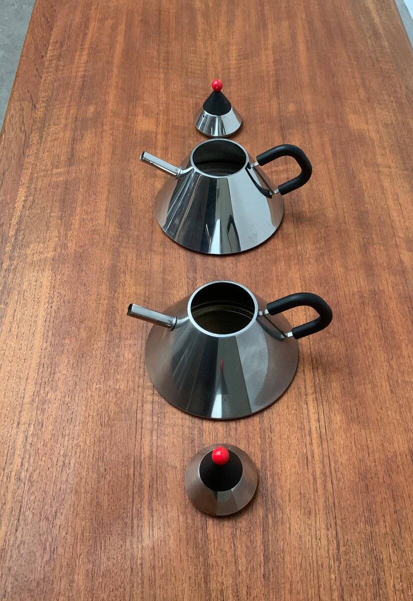 Postmodern Japanese kettle in stainless steel, set of 2