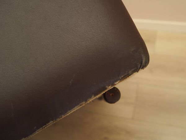 Fauteuil en cuir marron, design italien, années 1960, production : Italie