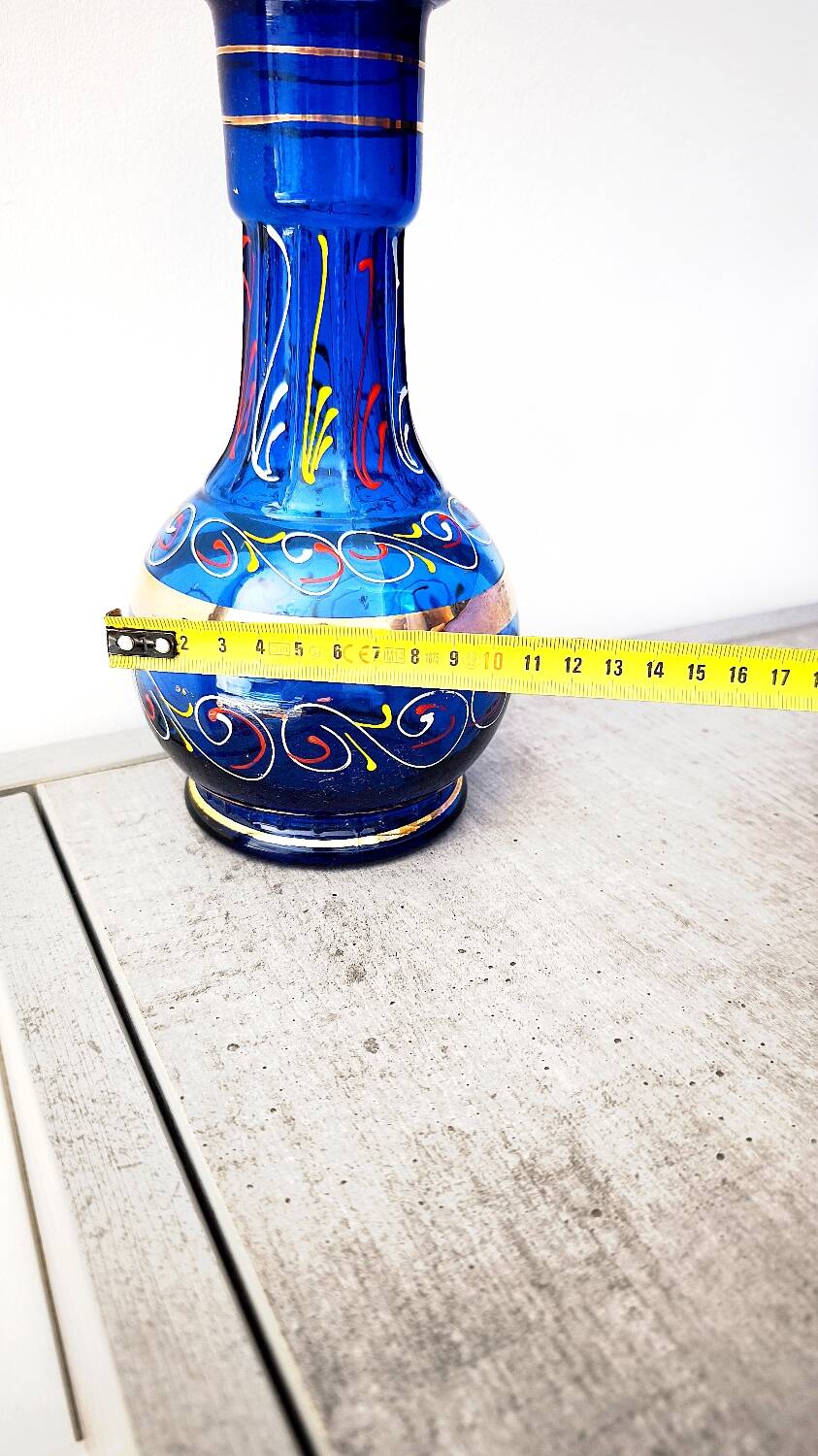 Vase en verre bleu