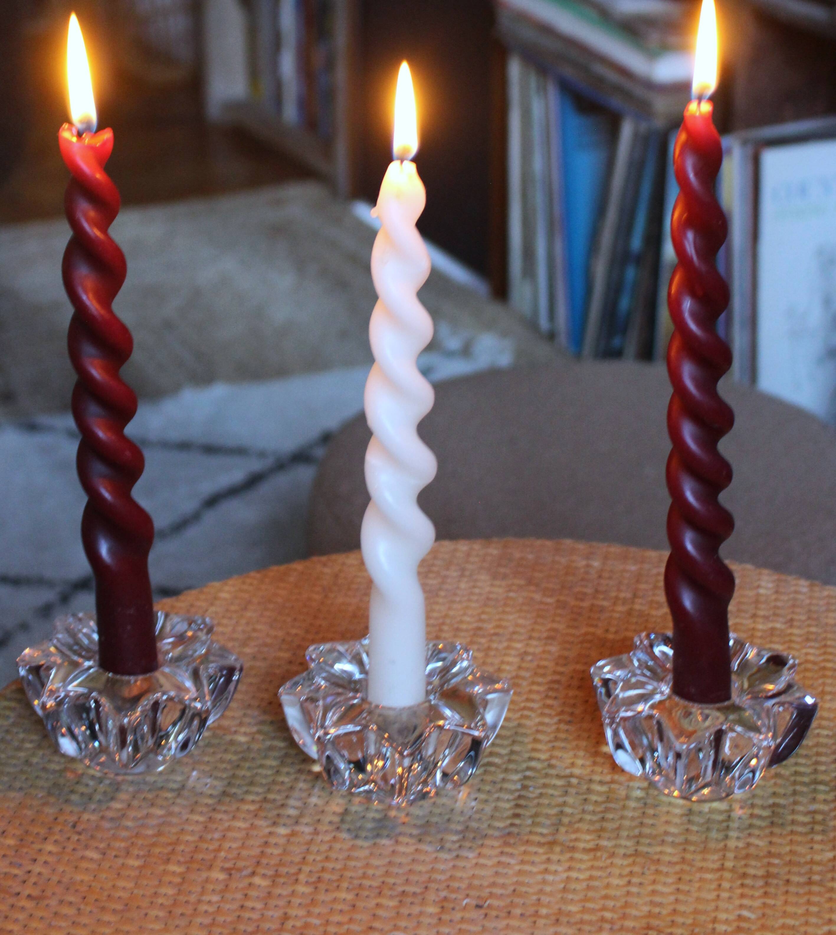 Un lot de 3 bougeoirs en verre étoile fleur vintage