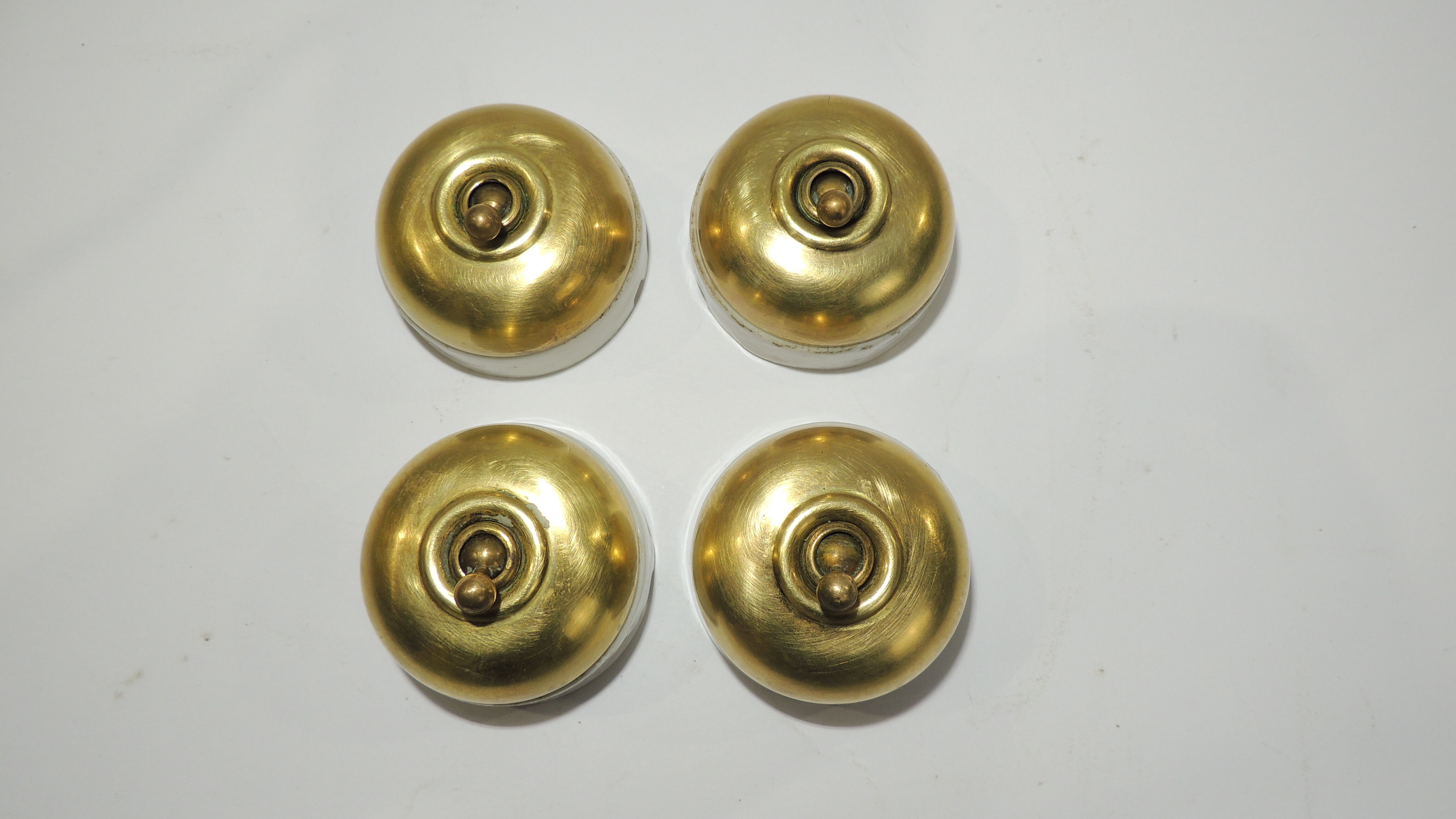 lot Porcelain and brass/vintage switch