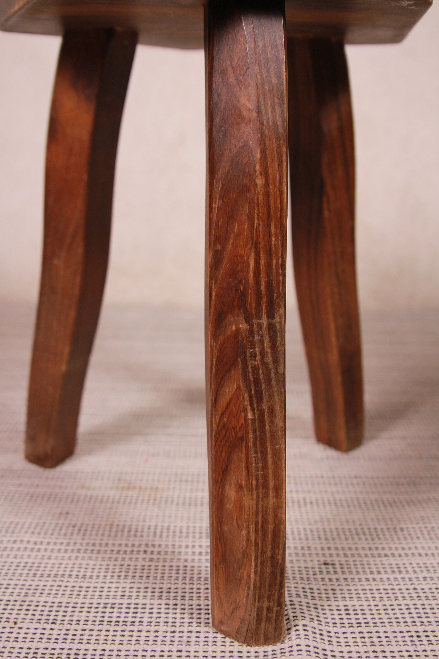 Octogonal stools