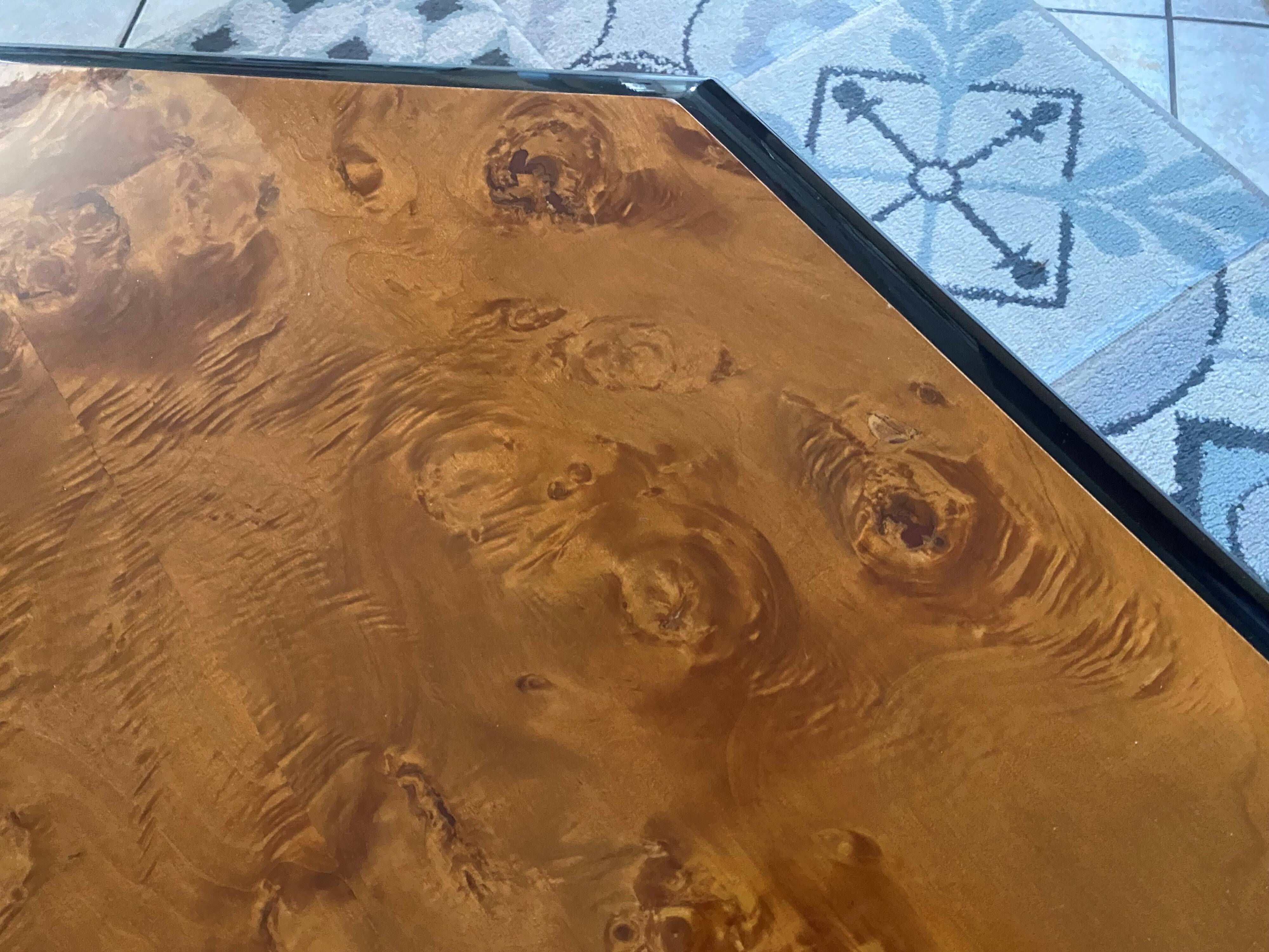 Table basse en loupe d’orme vintage 70s