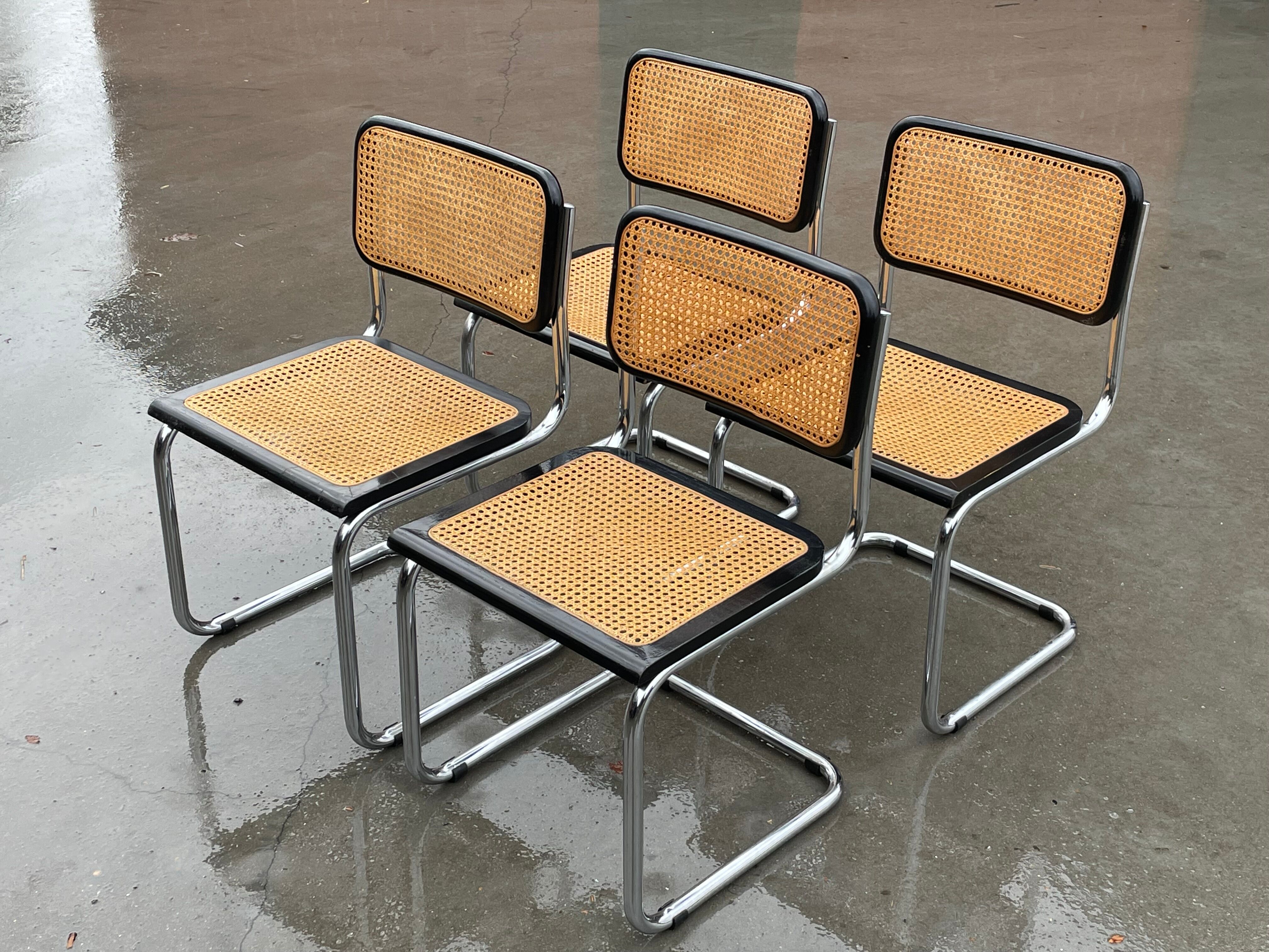 Set of 4 vintage chairs model Cesca B32 in black and chrome