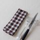 Serviette de table bistrot, carreaux bruns