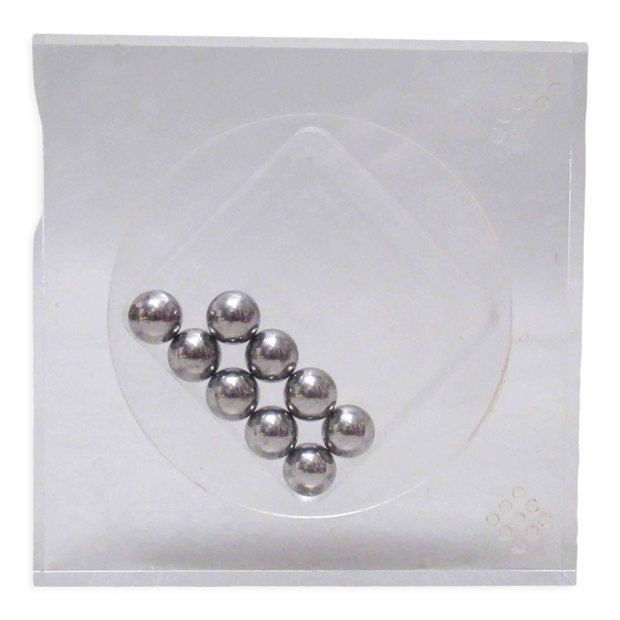 Kinetic puzzle game 70s