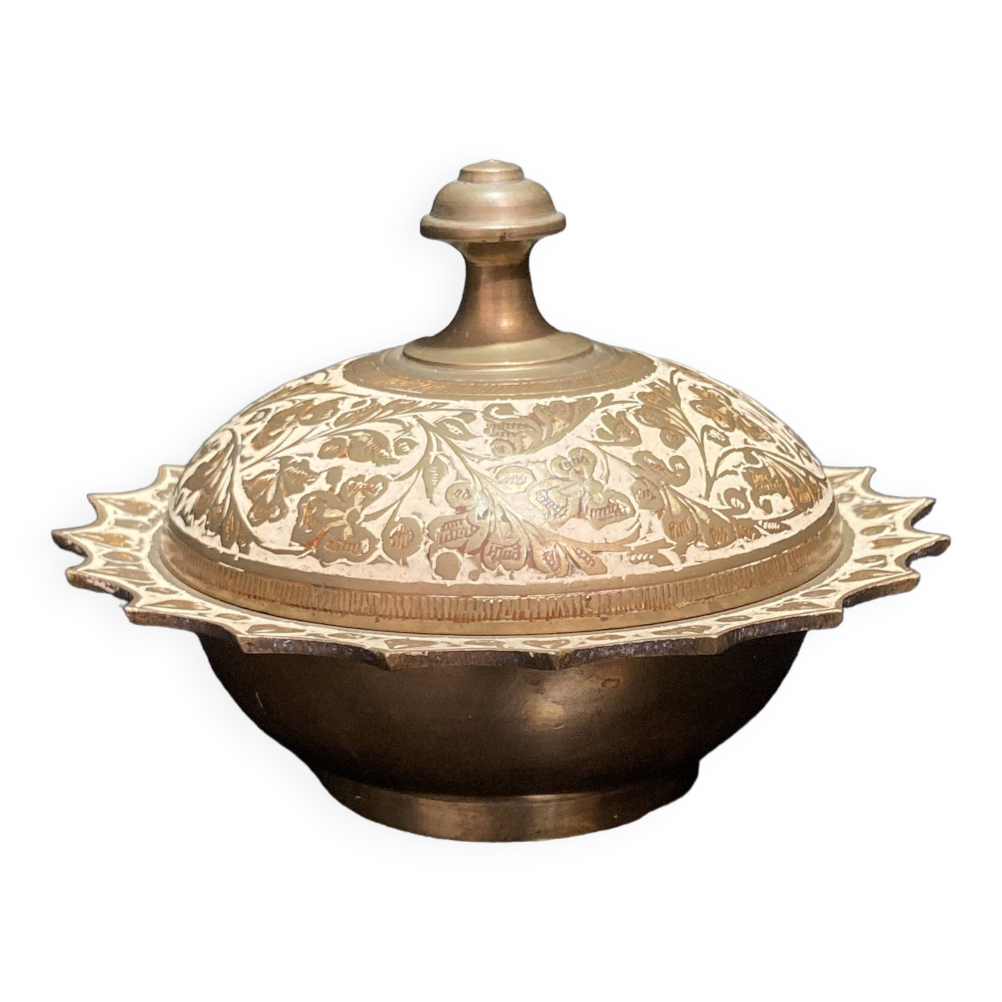 Pot à couvercle en métal made in India
