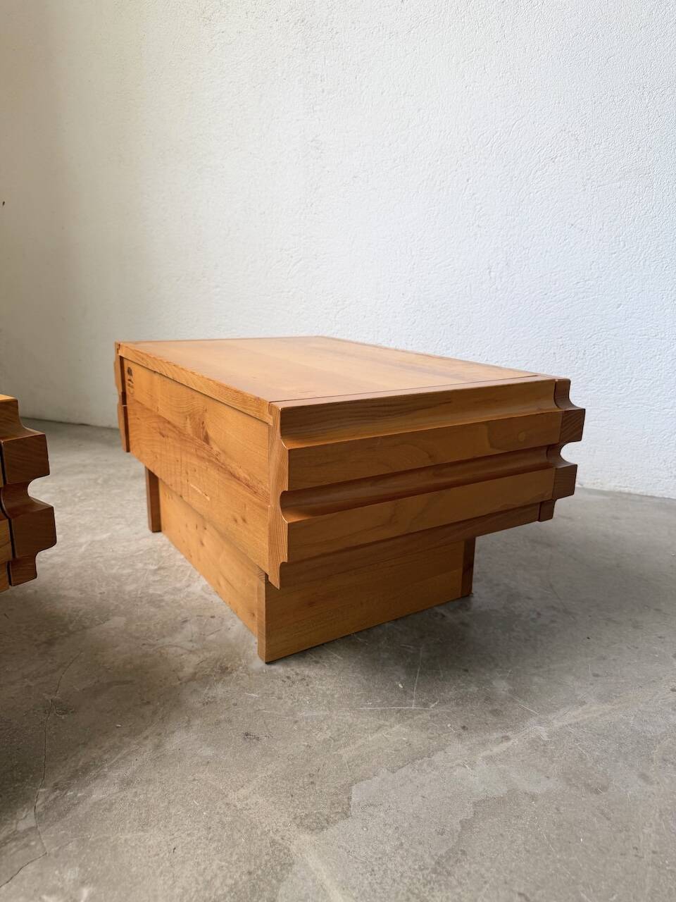 Paire de chevets en orme Maison Regain