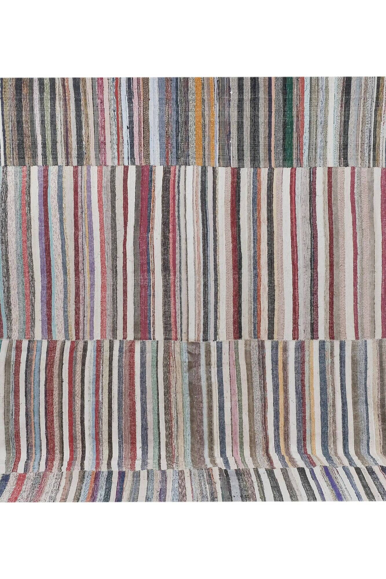 Vintage Turkish kilim, handwoven, 398x401 cm.