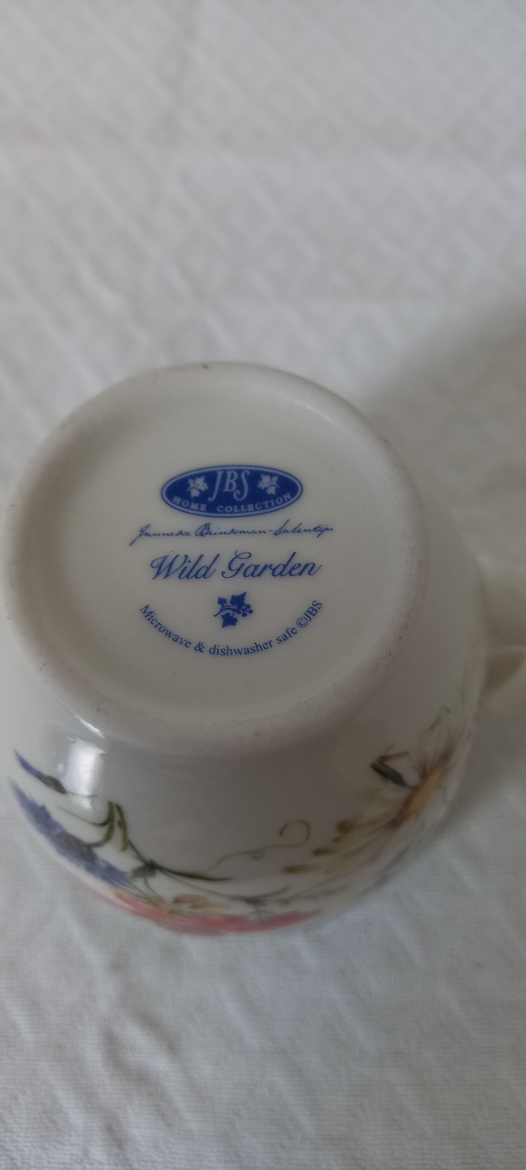 2 cups "wild Garden" by Janneke Brinkman