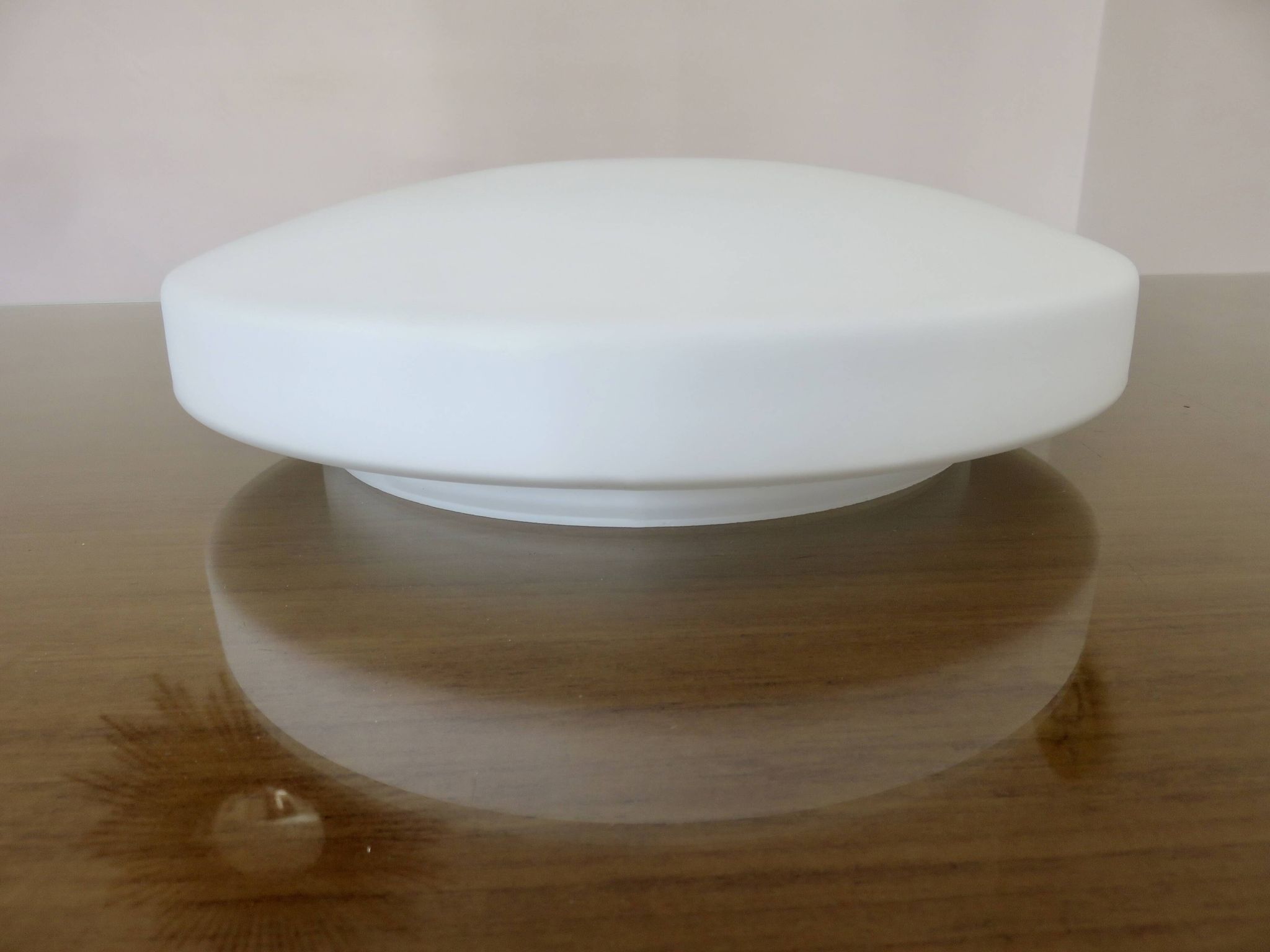 Plafonnier "galette" en opaline blanche