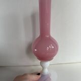 Vase en opaline rose
