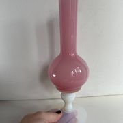 Vase en opaline rose