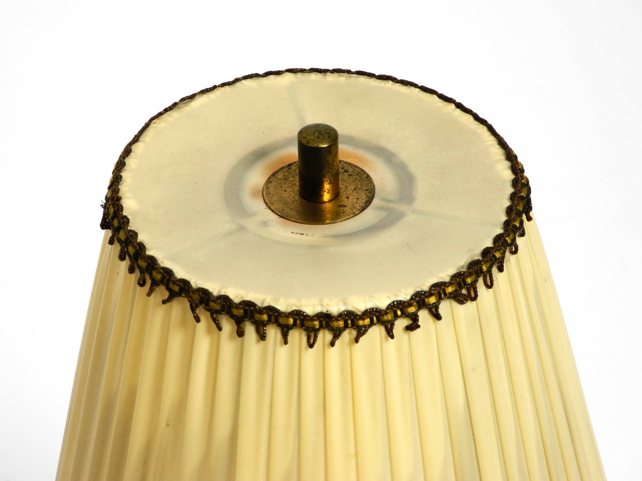 Lampe de table en laiton et teck par Kalmar, années 50